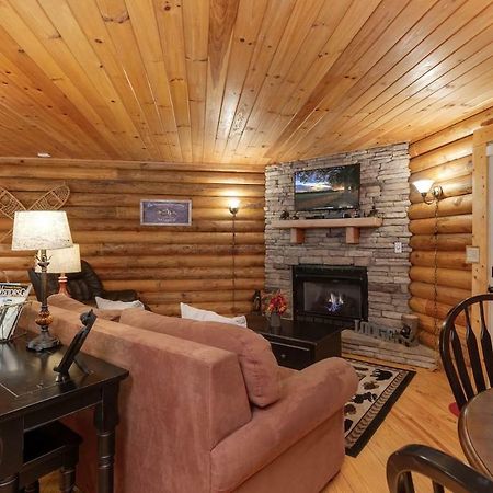 Вілла Log Cabin! 1Mile From The Action! Private Lane! Hot Tub! Pool Table! Піджен-Фордж Екстер'єр фото