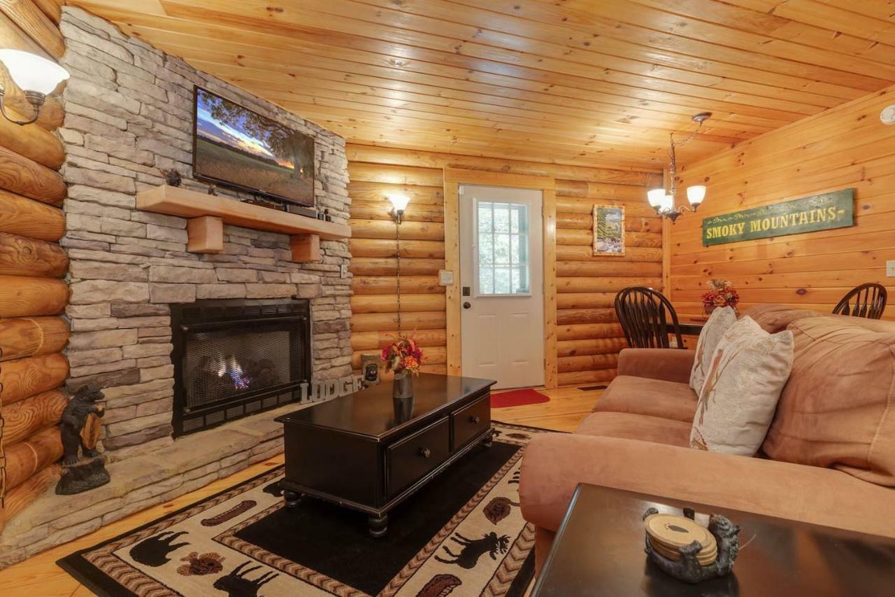 Вілла Log Cabin! 1Mile From The Action! Private Lane! Hot Tub! Pool Table! Піджен-Фордж Екстер'єр фото