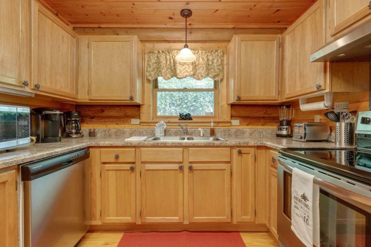 Вілла Log Cabin! 1Mile From The Action! Private Lane! Hot Tub! Pool Table! Піджен-Фордж Екстер'єр фото